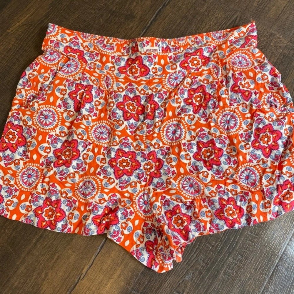 Floral target shorts